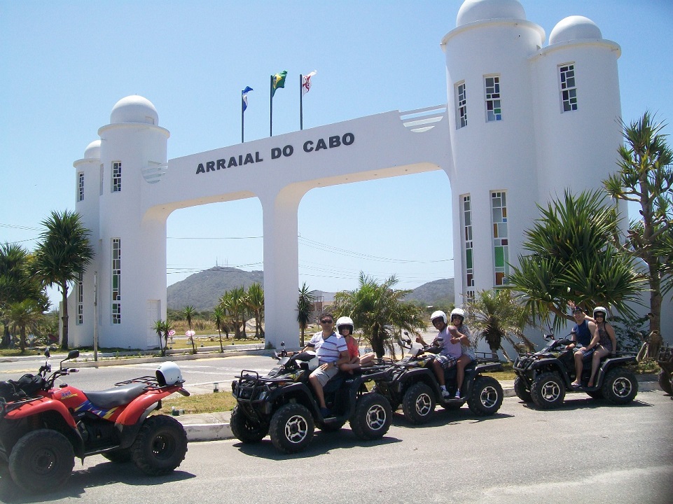 Passeio de Quadriciclo pelo portal de Arraial do Cabo